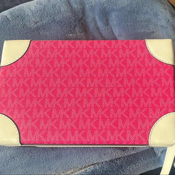 Michael Kors Pink and White NYC Patch Wristlet - Picture 3 of 3